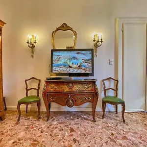 Apartment Venezianischer Palazzo Mit Kostenlosen Wlan Naehe Markusplatz