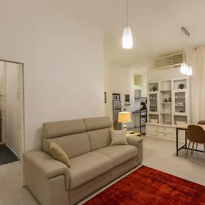 Lovely New Home, Trastevere! , Rome Italy